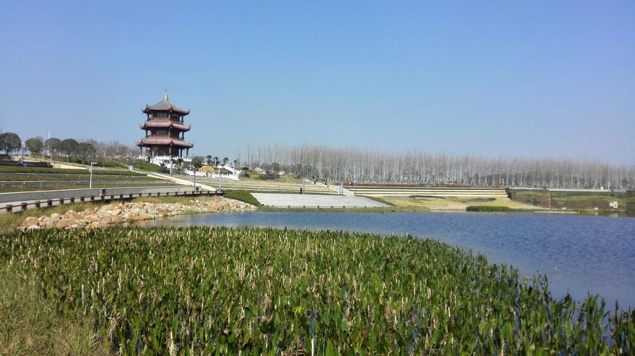 太阳湖滨河公园